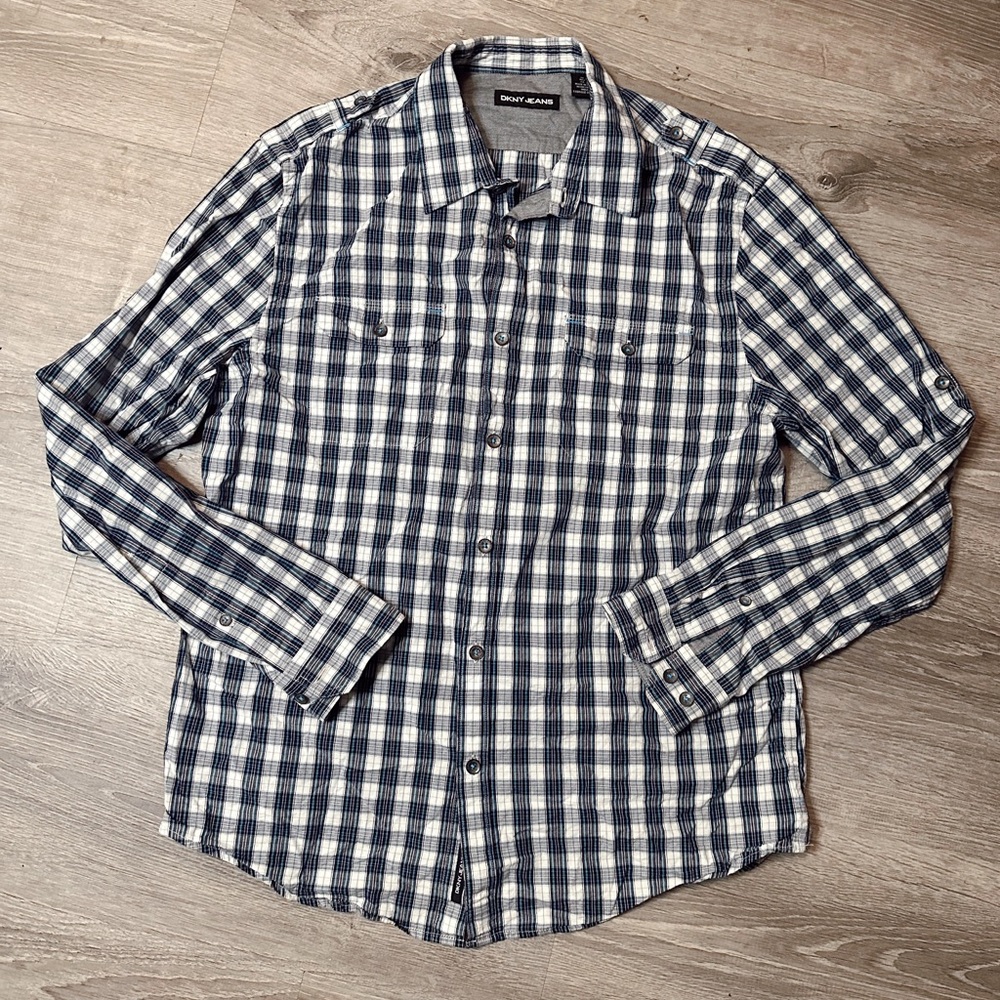 •DKNY• BUTTON UP